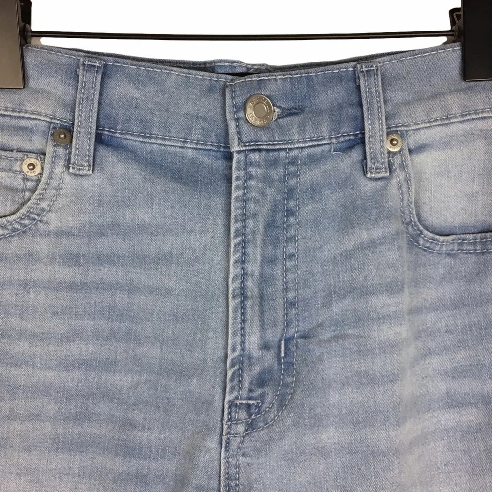 GAP 5” Relaxed Short Jean Shorts Frayed Raw Hem Light Wash Stretch Denim Size 25